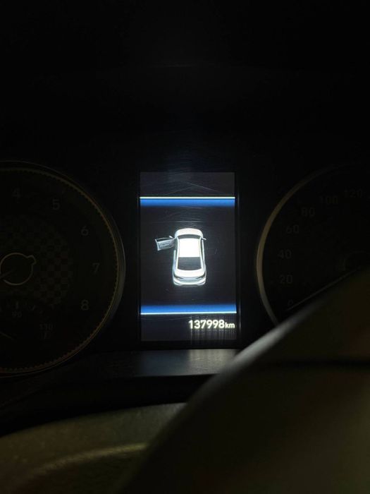 Hyundai Elantra 2.0 AT HI-Tech (full position]