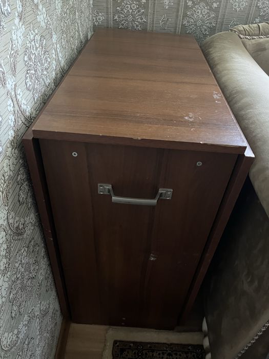 Продам стол книжку