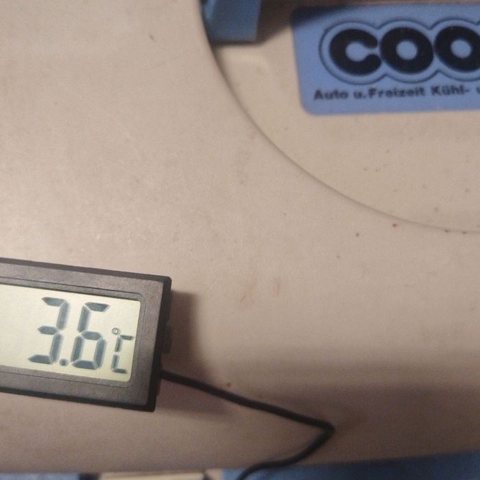 Хладилник за автомобил на 12 волта