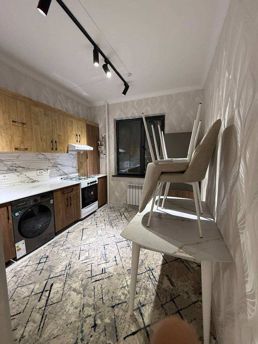 Mirobod Oybek metro yaqnida 2xonali kvartira ijaraga beriladi.