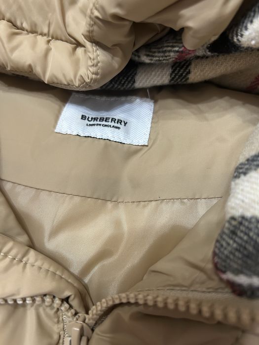 Geaca burberry, noua cu eticheta, bej, maneci detasabile