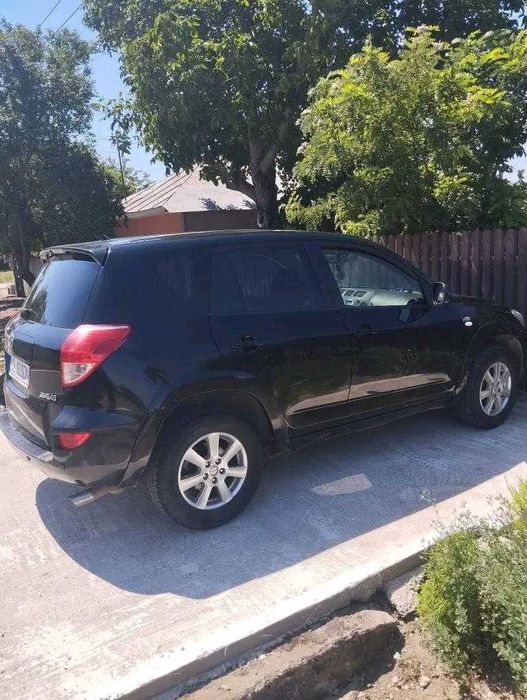 Vând Toyota Rava