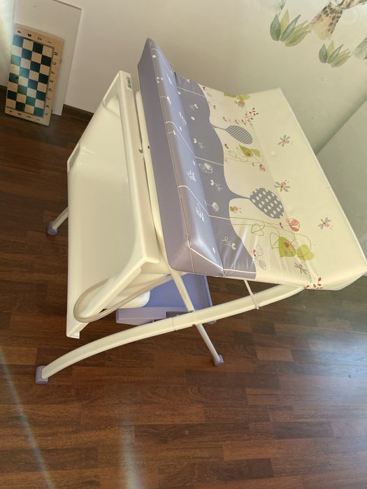 Cadru cu cadita si masa de schimbat/infasat