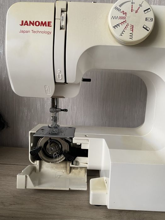 Швейная машинка Janome MX77