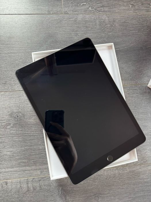 Ipad 9th gen- 64GB + Apple pencil 1st gen