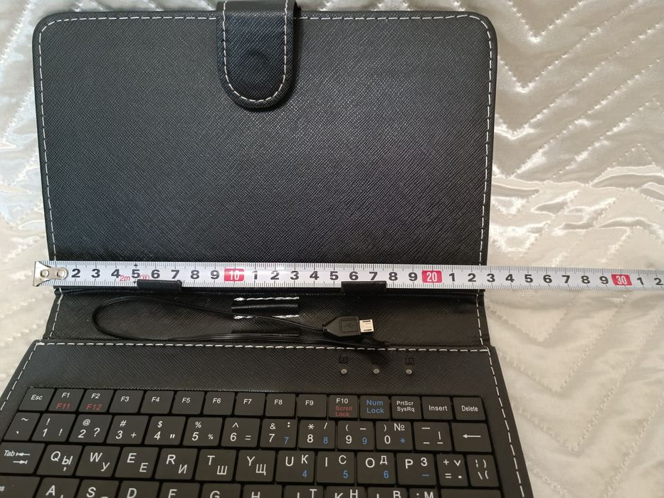 Калъф за таблет с клавиатура