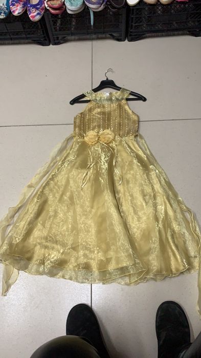 Распродажа детско-подросковой одежды и обуви