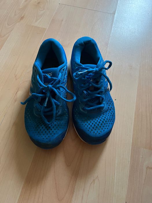 Маратонки ASICS 36