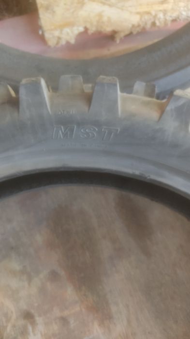 Продам резину на эндуро на 18