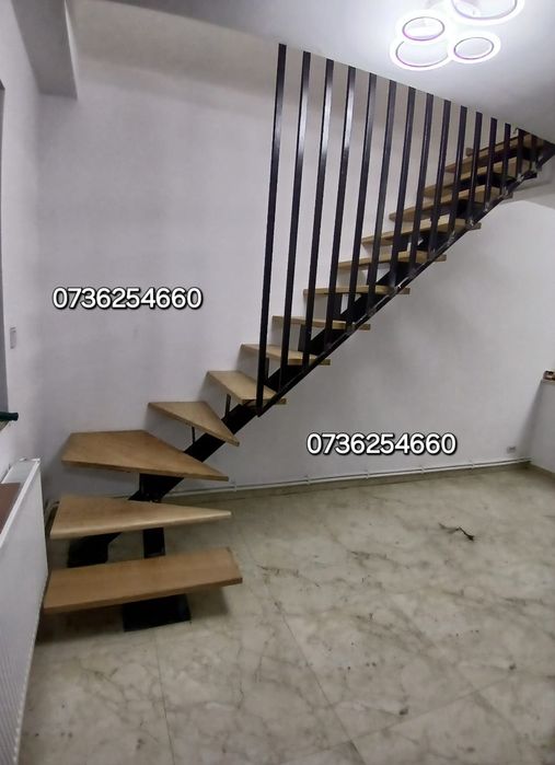 Scara de metal interior