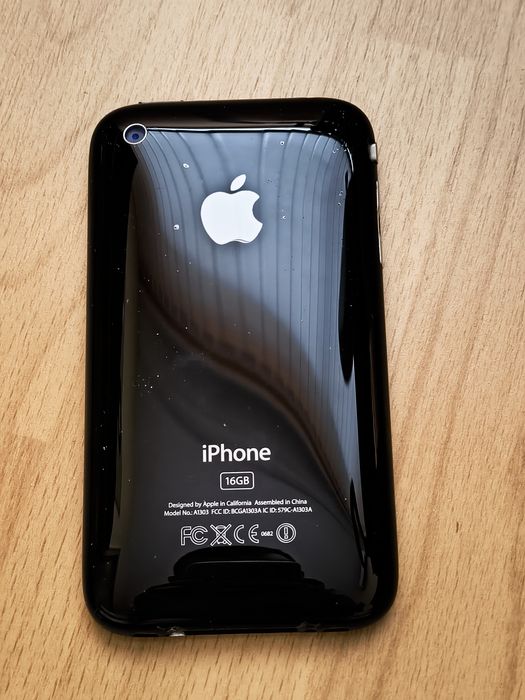 iPhone 3Gs 16GB, чист айклауд