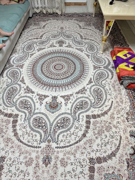 Продам ковер б/у