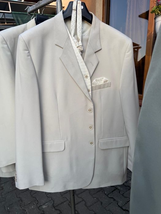 Costume barbati culori deschise