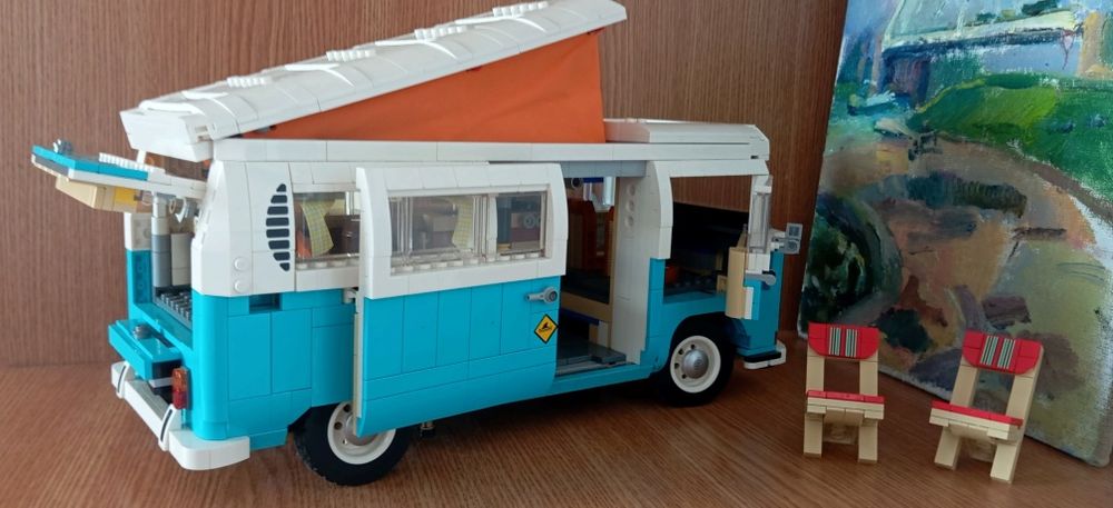 Голубой фургончик Lego