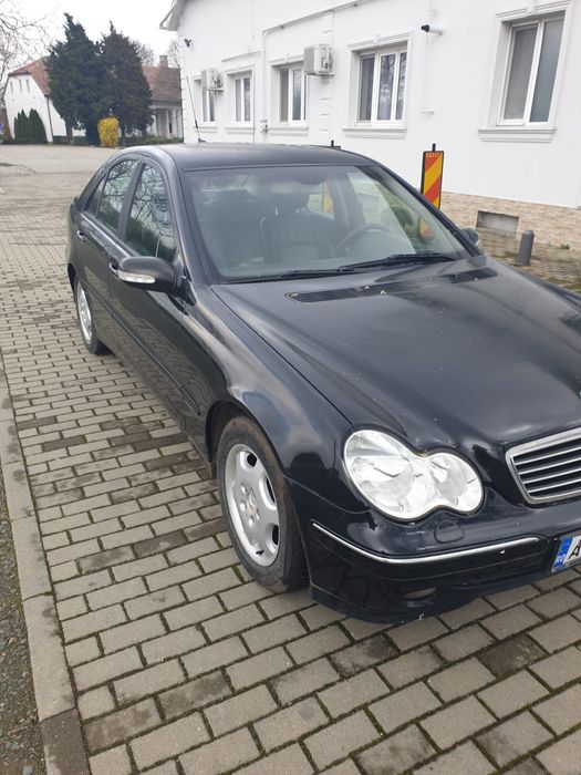 Vând Mercedes-Benz C2200
