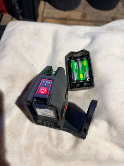 Laser profesional wurth cu lumina verde