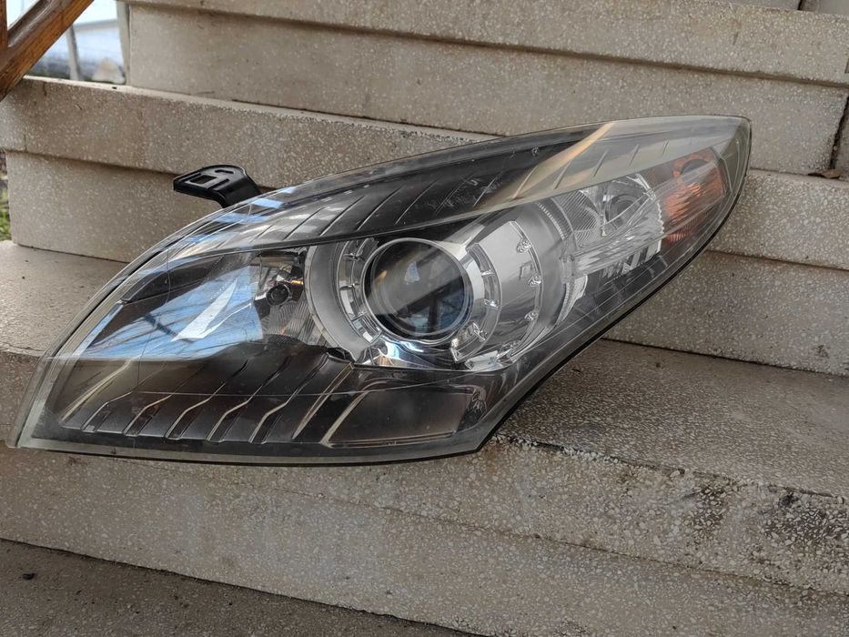 Фар Renault Megane Xenon ляв / Фар Рено Меган ксенонов Оригинален