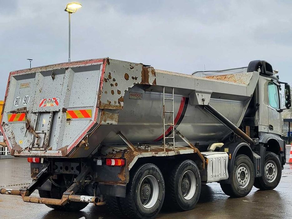 Самосвал  Mercedes Arocs 4151 8X4 CA85