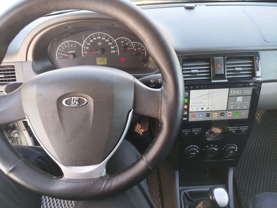 Продам Приора 2013