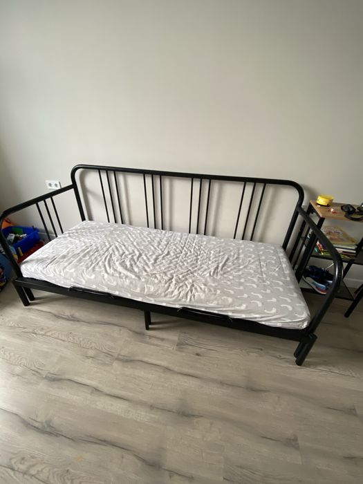 Продам кровать IKEA Фиресдаль