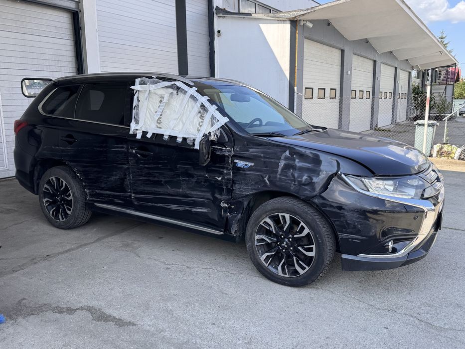Mitsubishi Outlander 2.0 Hybrid 2016 avariat lovit