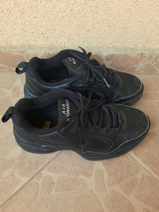 Спортни обувки Nike AIR MONARCH