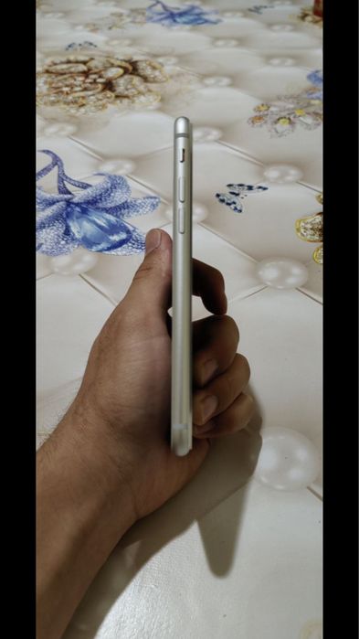 iPhone 8 ideal 64 gb