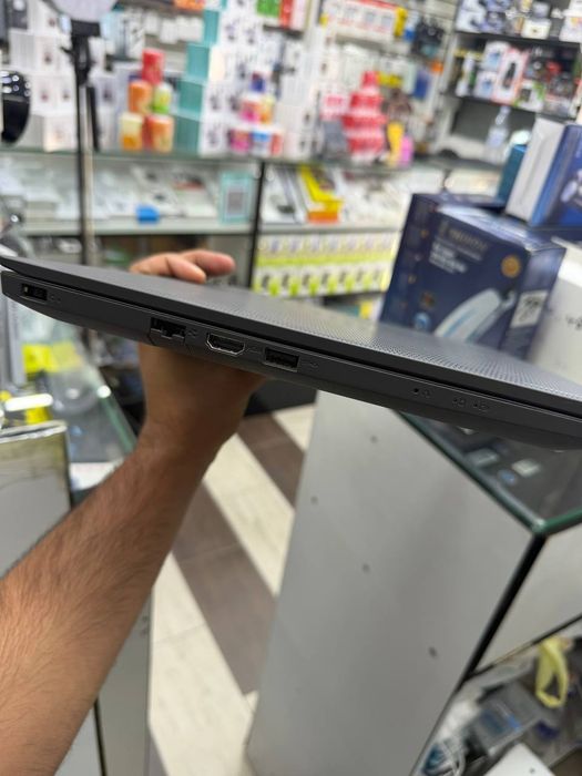 Notebook Lenovo yaxwi holatta