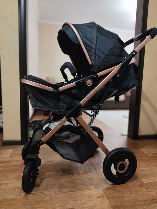 Продам коляску детскую до 4х лет