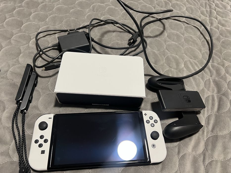 Nintendo Switch O-led + 2 Jocuri + Controler Pro Monster Hunter Rise+ Hardcase Zelda