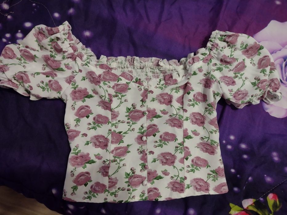 Нова дамска блузка с рози
