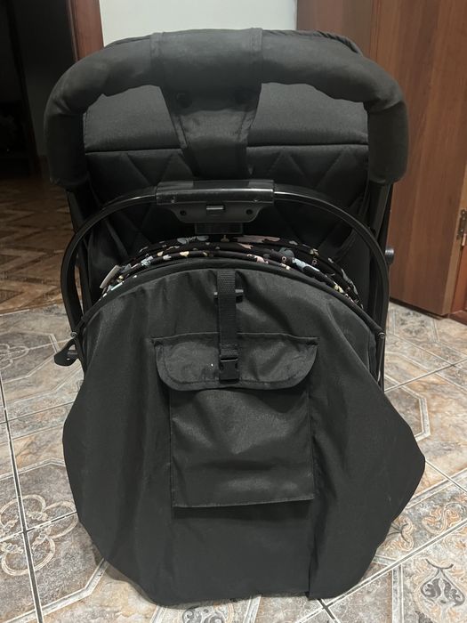 Прогулочная детская коляска