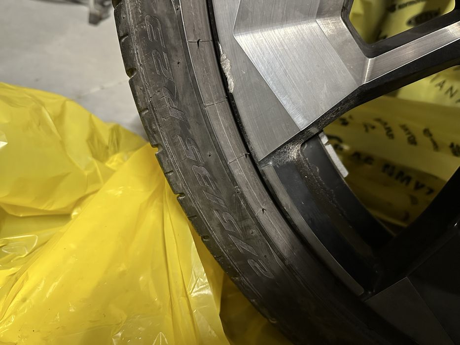4бр летни гуми с джанти 23’’ за BMW XM. 2бр 315/30/23 и 2бр 275/35/23