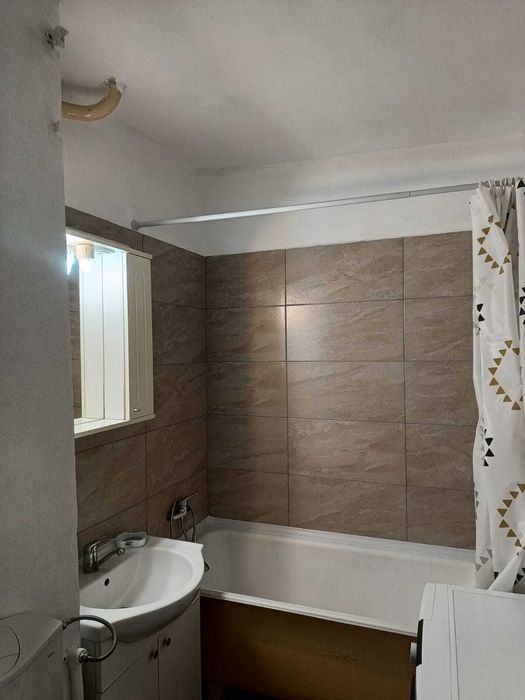 Proprietar inchiriez garsoniera in Brazda (langa piata)