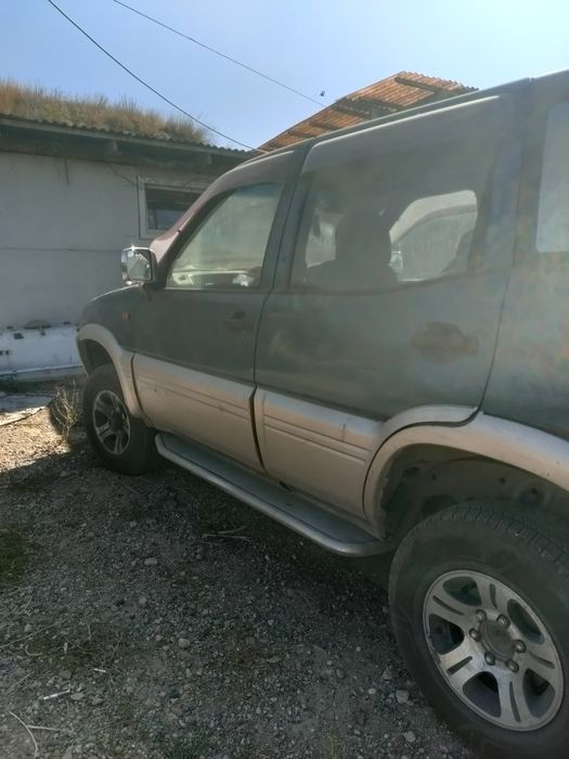 Ниссан мистраль.