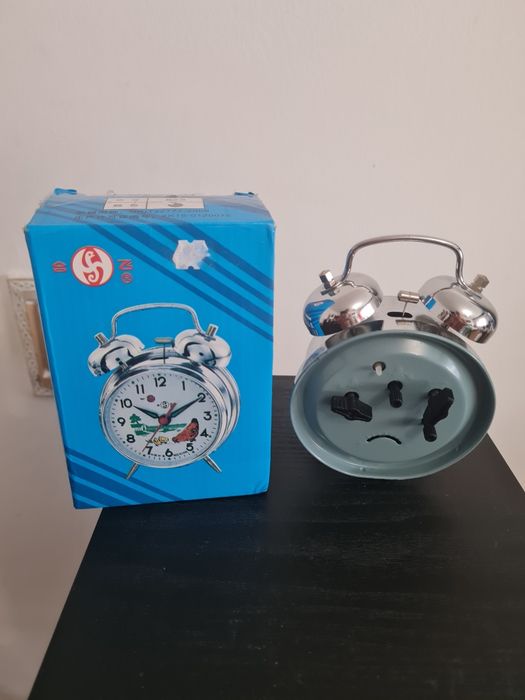 Ceas  mecanic vechi  neutilizat ,seiko quart si mecanism pendula janta