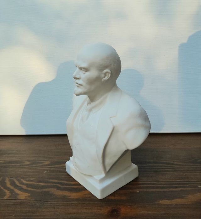 Статуэтки Ленина