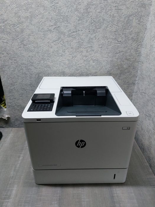 HP LaserJet M607n
Скоростной принтер