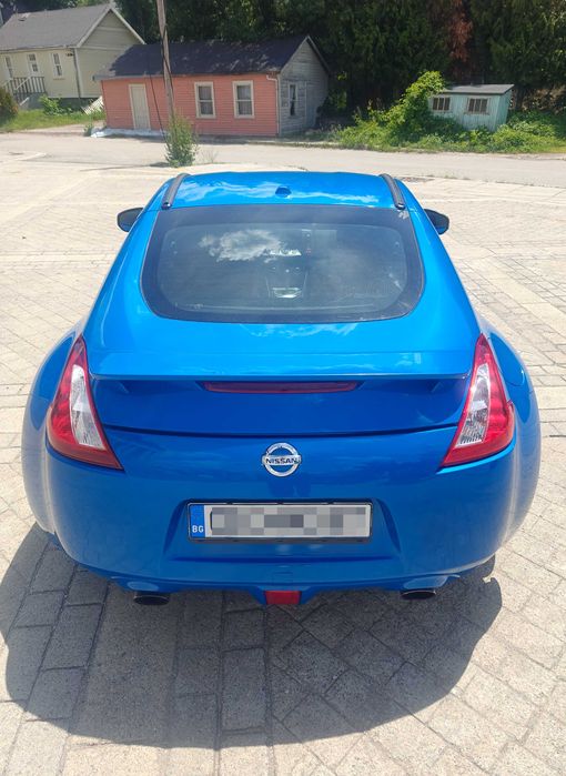 Автомобил Nissan 370z