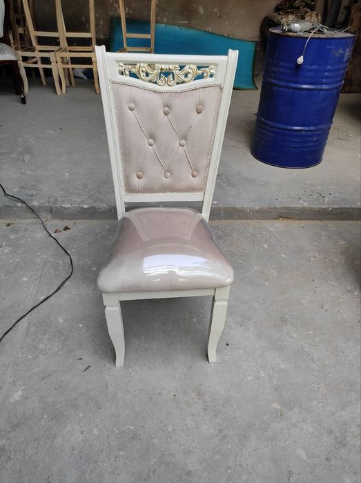 Оригинал рестоврация столов и стульев.