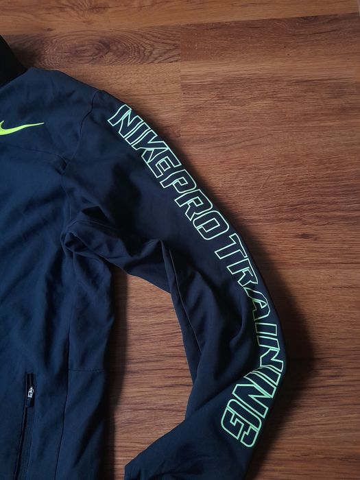 Nike dri fit мъжко горнище M размер.