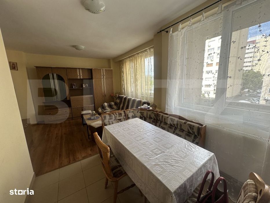 Apartament cu 3 camere, decomandat, 60 mp, zona Centrala