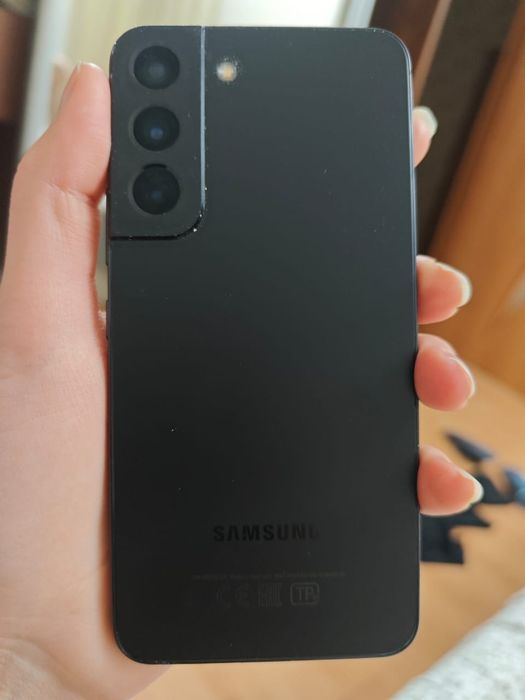 Смартфон Samsung Galaxy S22