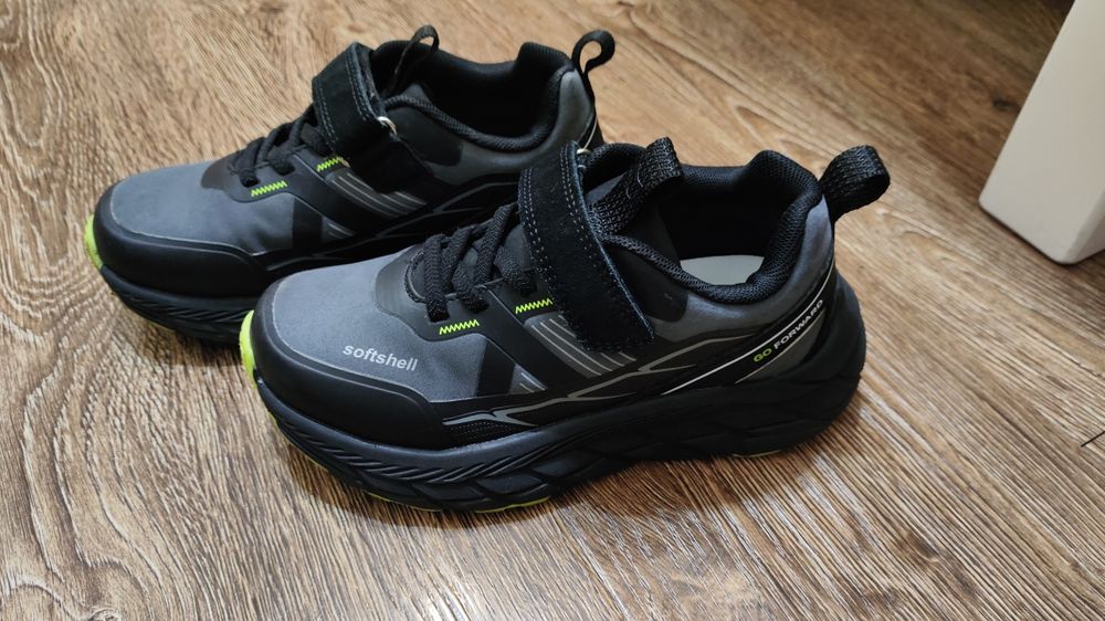 Осенние кроссовки