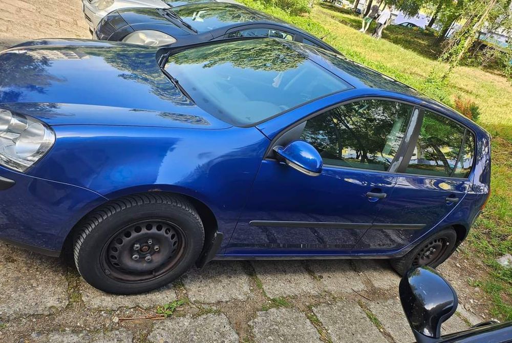 Продавам Голф 5 1.9 105кс. на ЧАСТИ, както и ВСЯКАКВИ други Голф 5ци