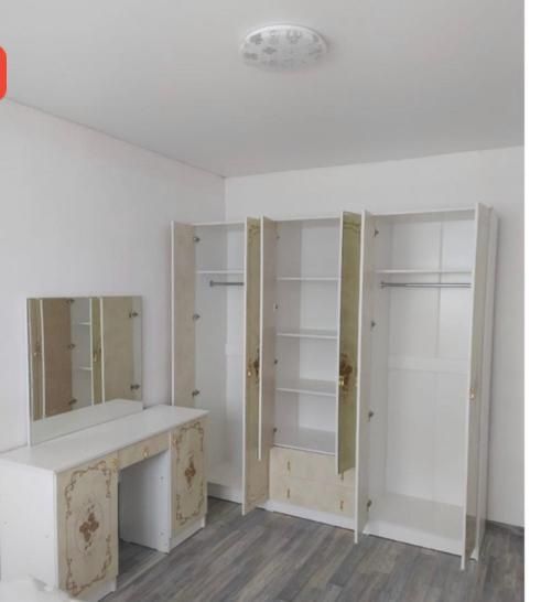 Спальный гарнитур продам