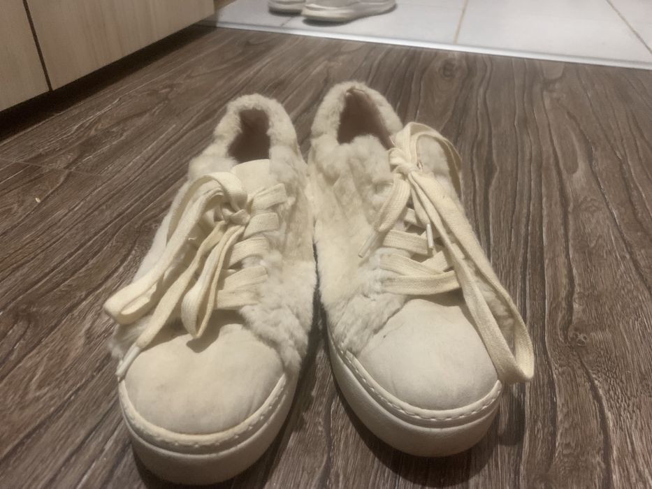 Обувки 37н. Bershka