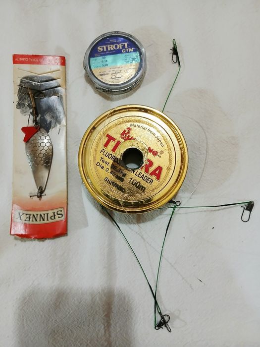 Спиннинг для рыбалки. С набором рыбака.