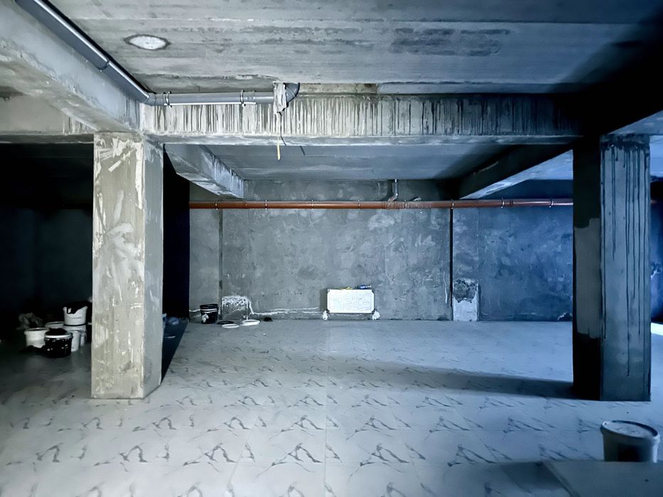 Кукча Дарвоза Сдается в Аренду нежилое помещение 295 квадрат -1 этаж !