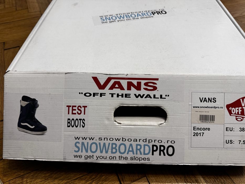 Boots Vans marimea 38 ca noi